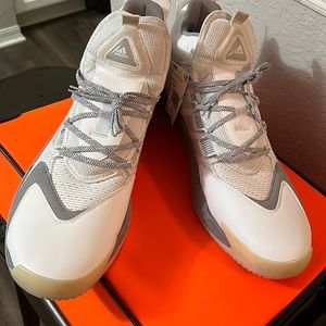 NEW ADIDAS BASKETBALL SHOE US SZ 20 WHITE/GREY